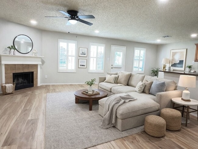 Building Photo - 9620 George Washington Dr