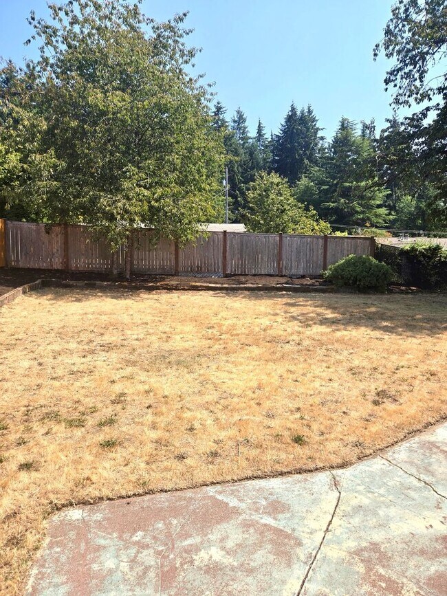 Building Photo - 3613 Grandview Dr W