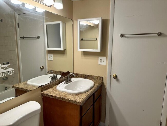 Building Photo - 8205 Sun Spring Cir