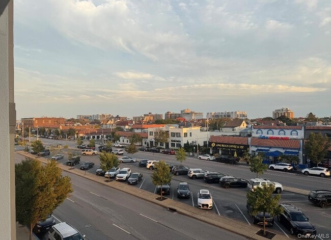 Building Photo - 235 W Park Ave