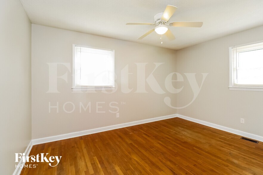 Building Photo - 3715 Branding Iron Dr