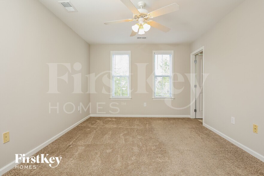 Building Photo - 405 Verbena Ave