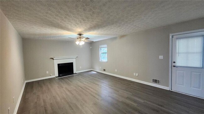 Building Photo - 3724 Spring Garden Ln