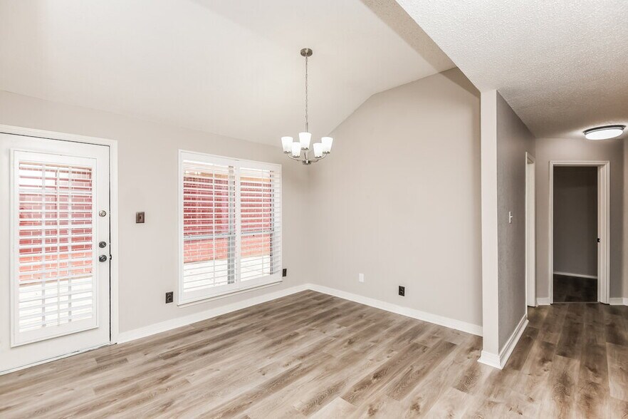 Building Photo - 7007 Rovato Dr