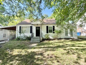 Building Photo - **OFFERING REFUNDABLE APPLICATION FEES & $150 MOVE IN PROMOTION** Newly Remodeled 3BD, 1BA Raleig...