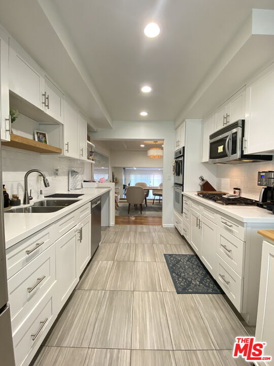 Building Photo - 4760 La Villa Marina