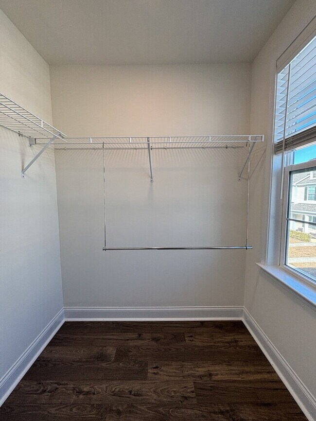 Building Photo - 608 Ravensridge Ln