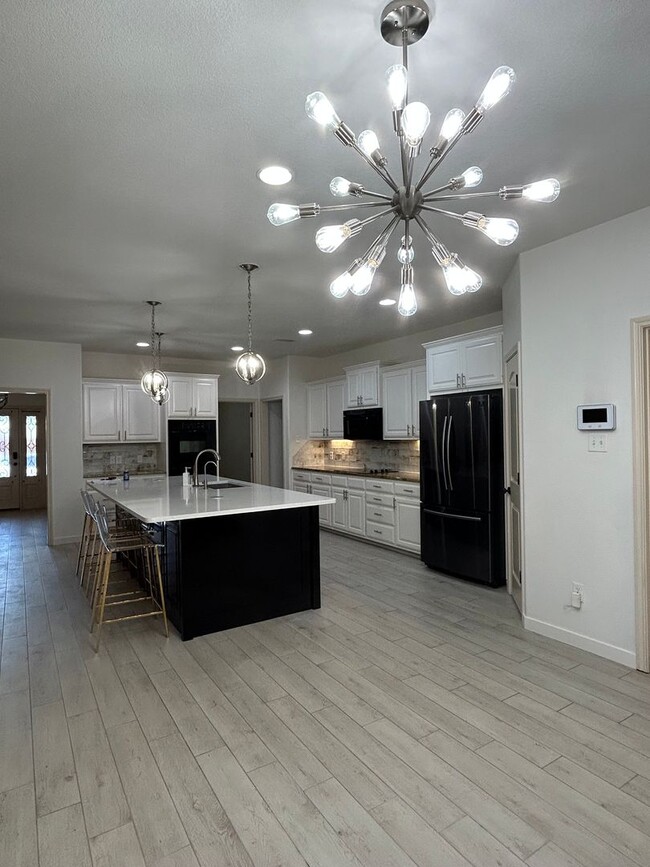 Building Photo - Beautiful Home in Northwest Midland-Los Patios Subdivision