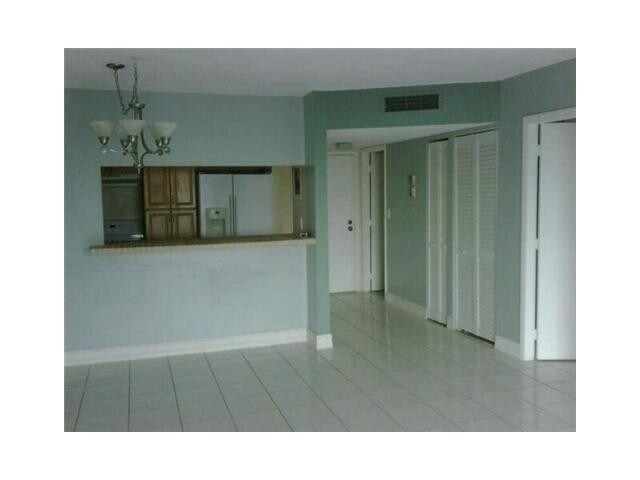 Building Photo - 4164 Inverrary Dr