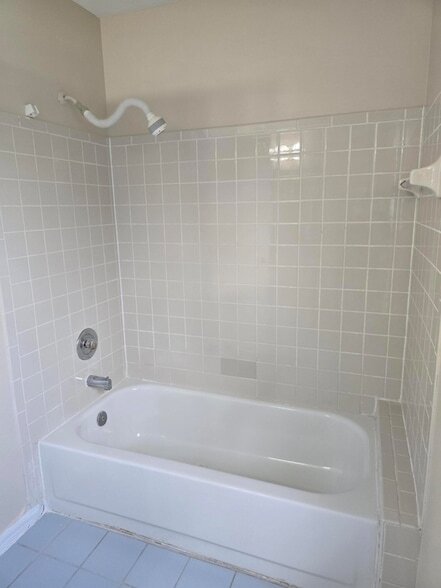 Building Photo - 2601 SE Creston Ln