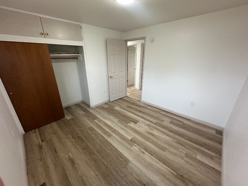 Building Photo - 1260 E 4th N