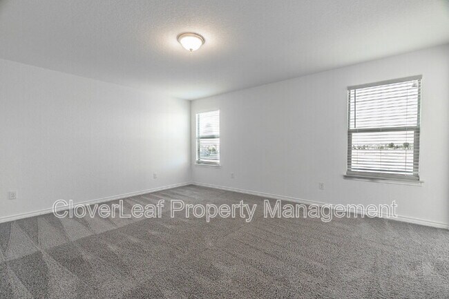 Building Photo - 308 Rustic Springs
