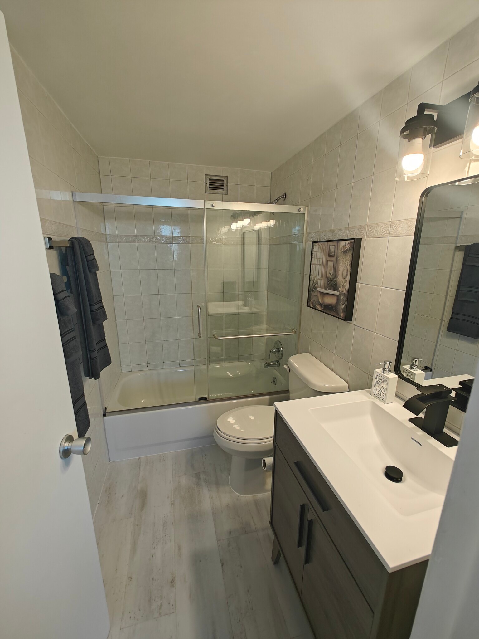 Building Photo - 801 Brickell Bay Dr