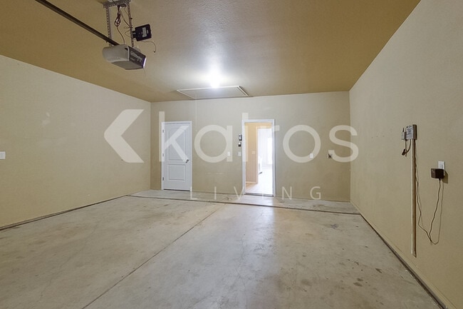 Building Photo - 9808 Asher Ave