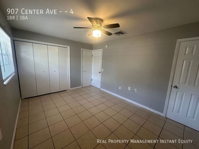 Building Photo - 907 Center Ave