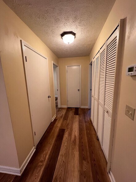 Building Photo - Tiger Inn