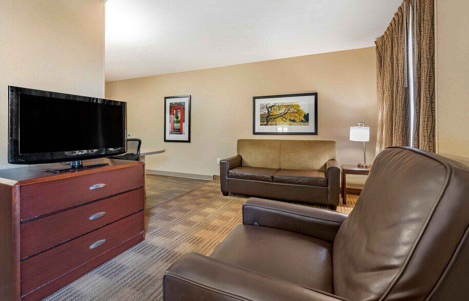 Building Photo - Furnished Studio-Orlando - Southpark - Com...