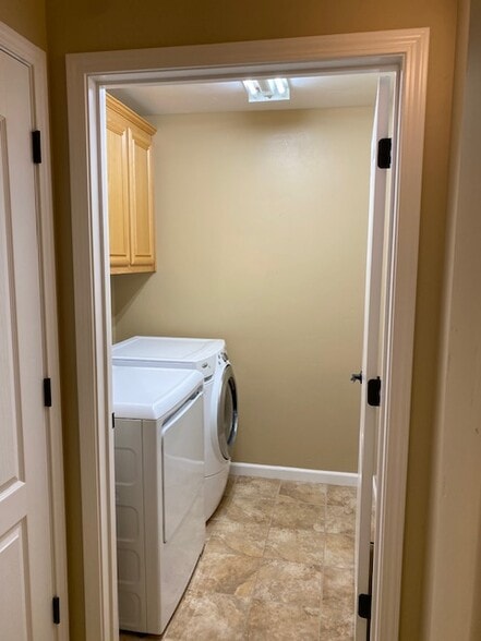 Laundry Room from Hall - 1000 Orleans Ct