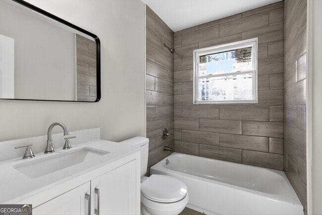 Building Photo - 7 Roper Dr