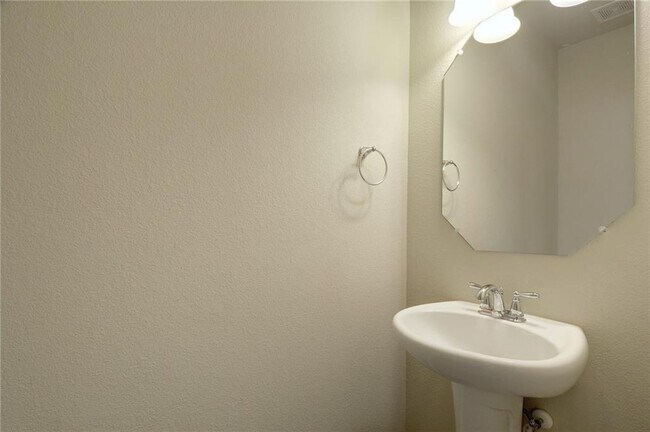 Building Photo - 8528 White Ibis Dr
