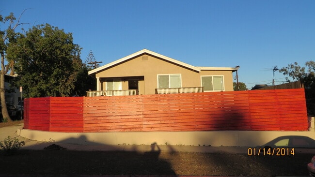 Building Photo - Gorgeous 3+2 home in Glassell Park!