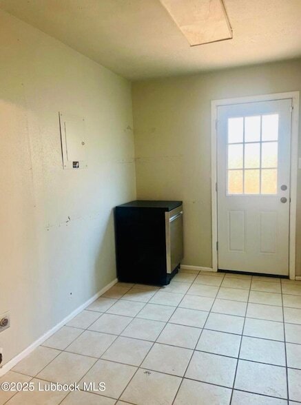 Building Photo - 3420 Bangor Dr
