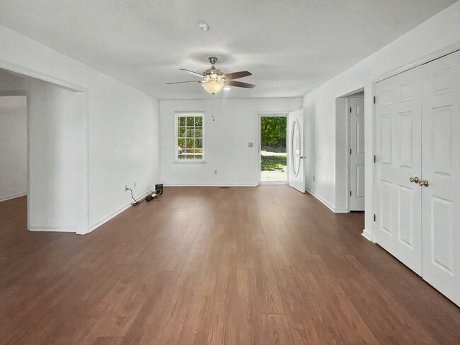 Building Photo - Move-In Ready Magic in the Heart of Scotland County