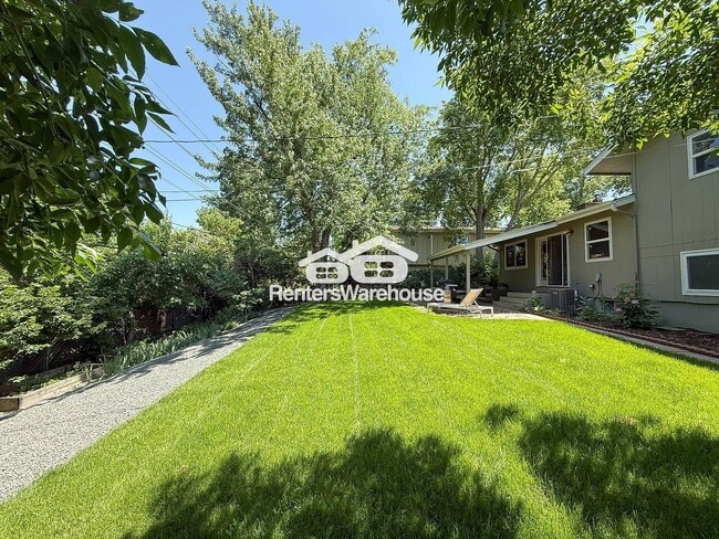 Building Photo - 1060 Ithaca Dr
