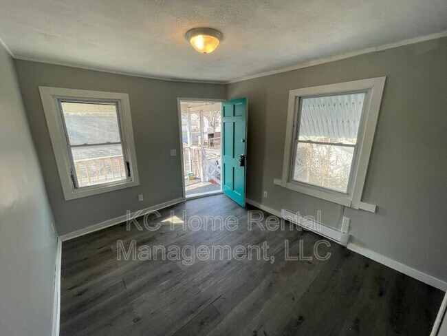 Building Photo - 810 S Hardy Ave