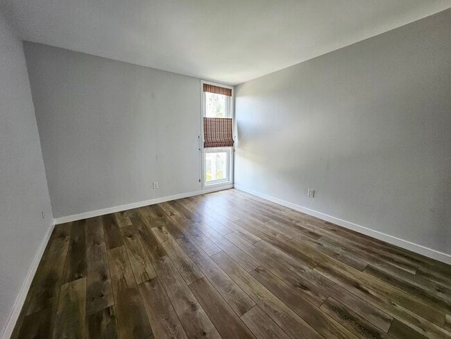 Building Photo - Condo Unit Available
