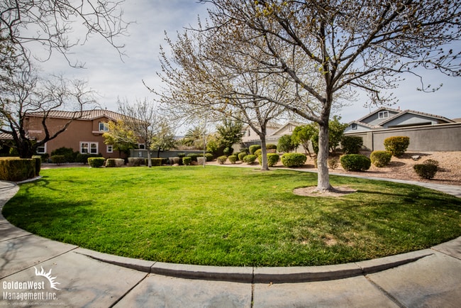 Building Photo - Spacious Two-Story 5Bdm 2.5Ba Home with Private Backyard in Summerlin.