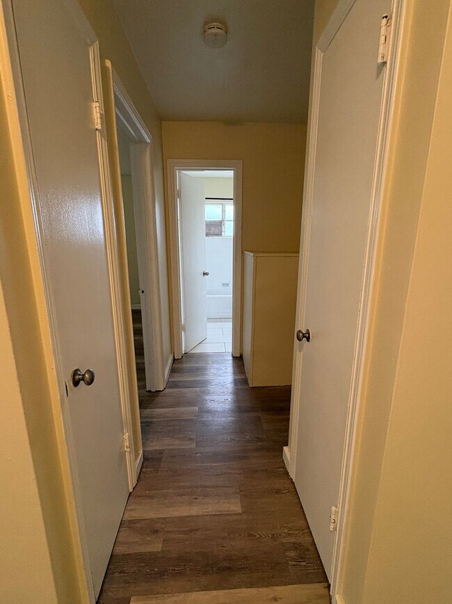 Building Photo - 861-863 22nd Ave S