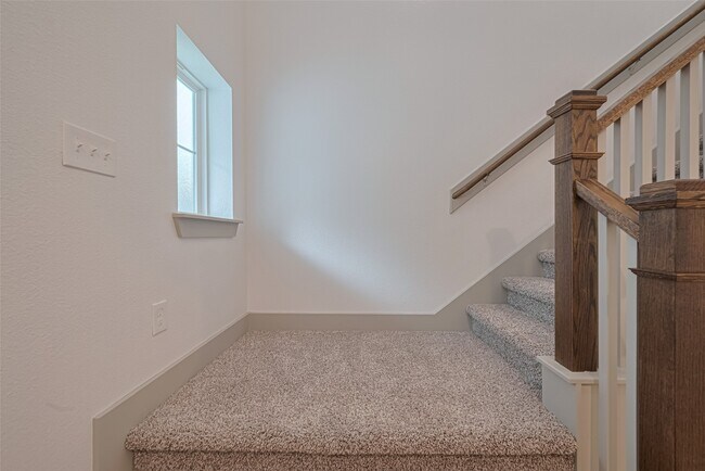 Building Photo - 11622 Twain Dr