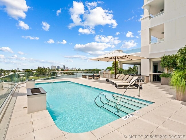Building Photo - 3055 Harbor Dr