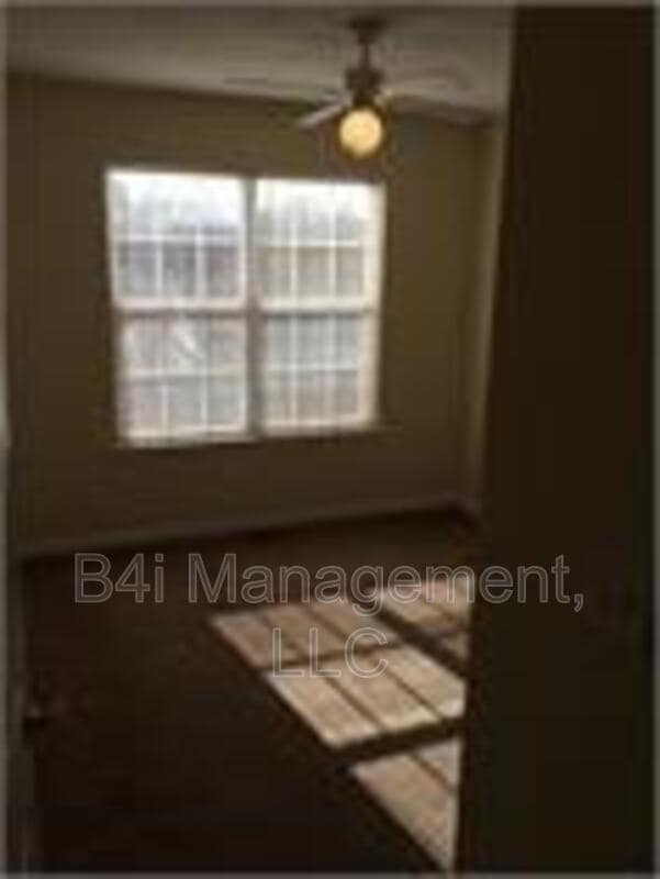 Building Photo - 2423 Brianna Dr