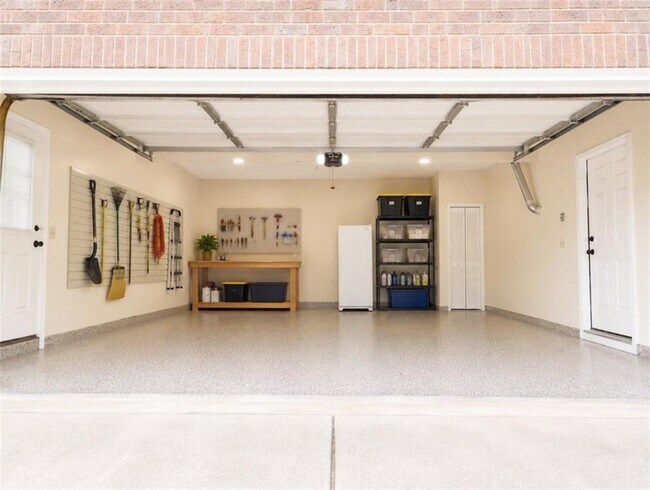 Building Photo - 1630 Green Oak Cir NW