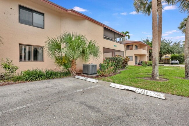 Building Photo - 12641 Westhampton Cir