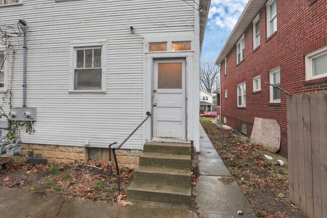 Building Photo - 1161-1163 Linwood Ave