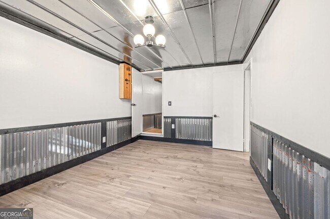 Building Photo - 4041 Fincher Dr