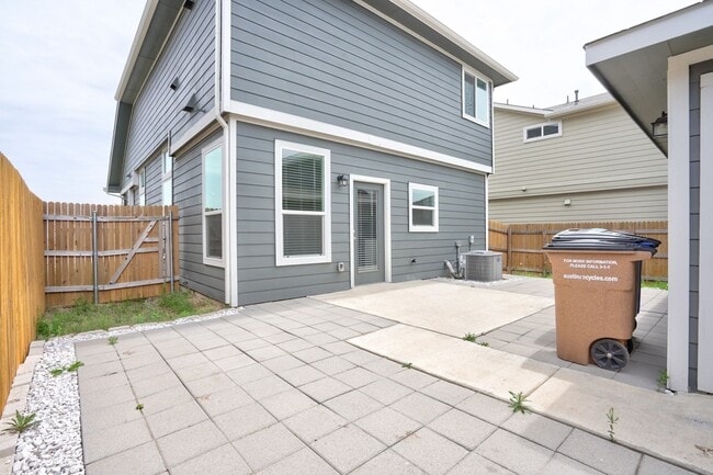 Building Photo - 10602 Tildon Ave