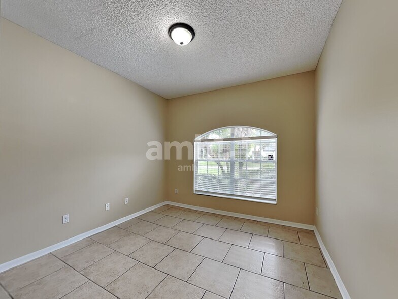 Building Photo - 1658 Silk Tree Cir