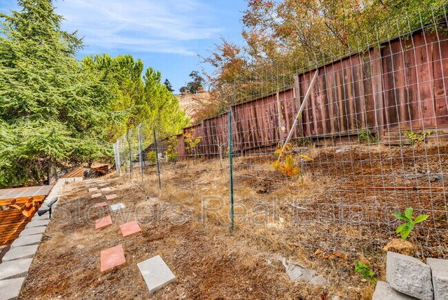 Building Photo - 25551 Maitland Dr