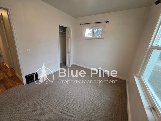 Building Photo - 485 N Higbee Ave