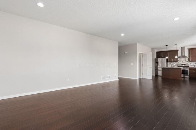 Building Photo - 578 Tallman St