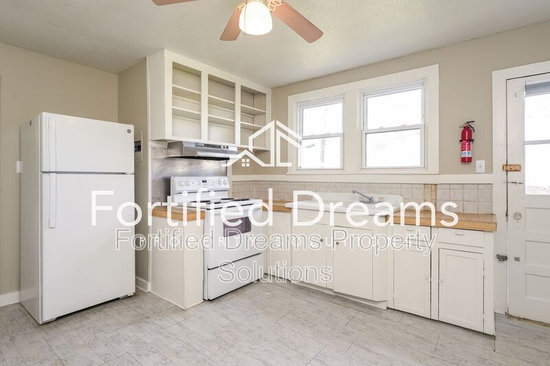 Building Photo - 201 Church St