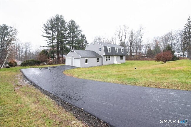 Building Photo - 2 Saddle Ridge Rd