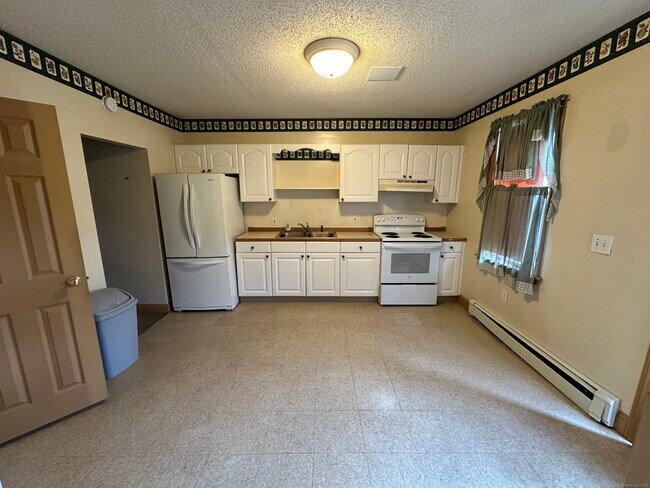 Building Photo - 36-40-40 Pleasant St