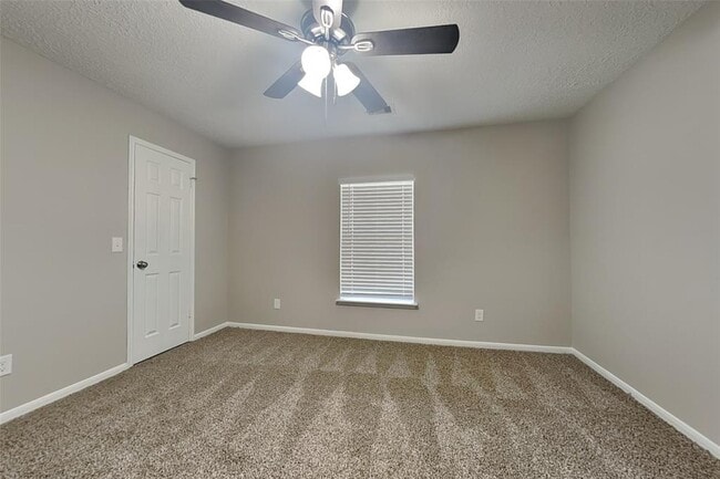 Building Photo - 5 Regency Ct