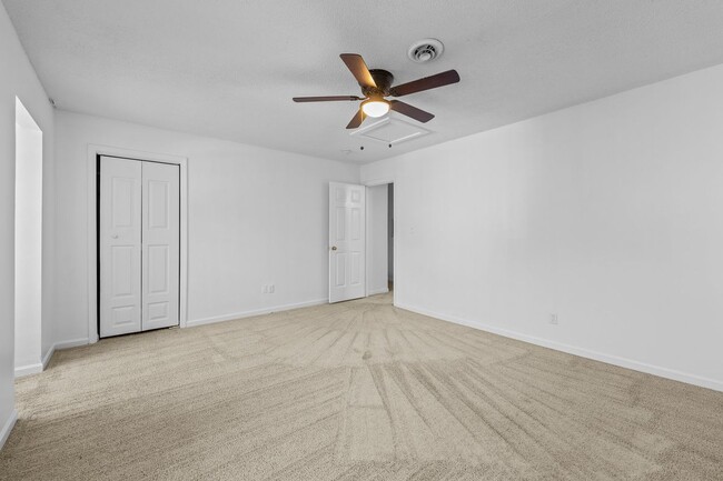 Building Photo - 1026 Fir Pl