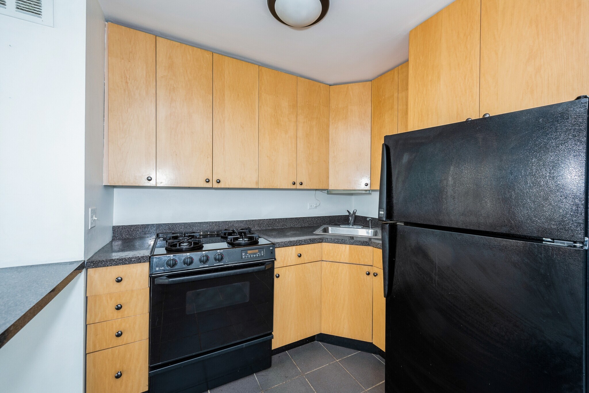 Building Photo - 2800 N Lake Shore Dr